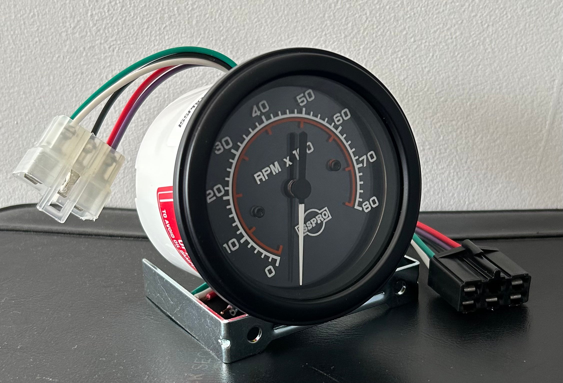 Tachometer 3 3/8 Prog 8K 12/24V [ISSPRO] [R8588] – Robinson Instruments