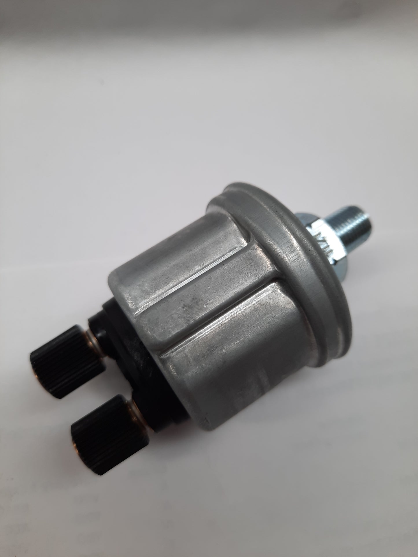 Oil Pressure Sender 0-5 Bar Dual Station 2-Terminal 0-90ohm [VDO] [360 710]360 010
