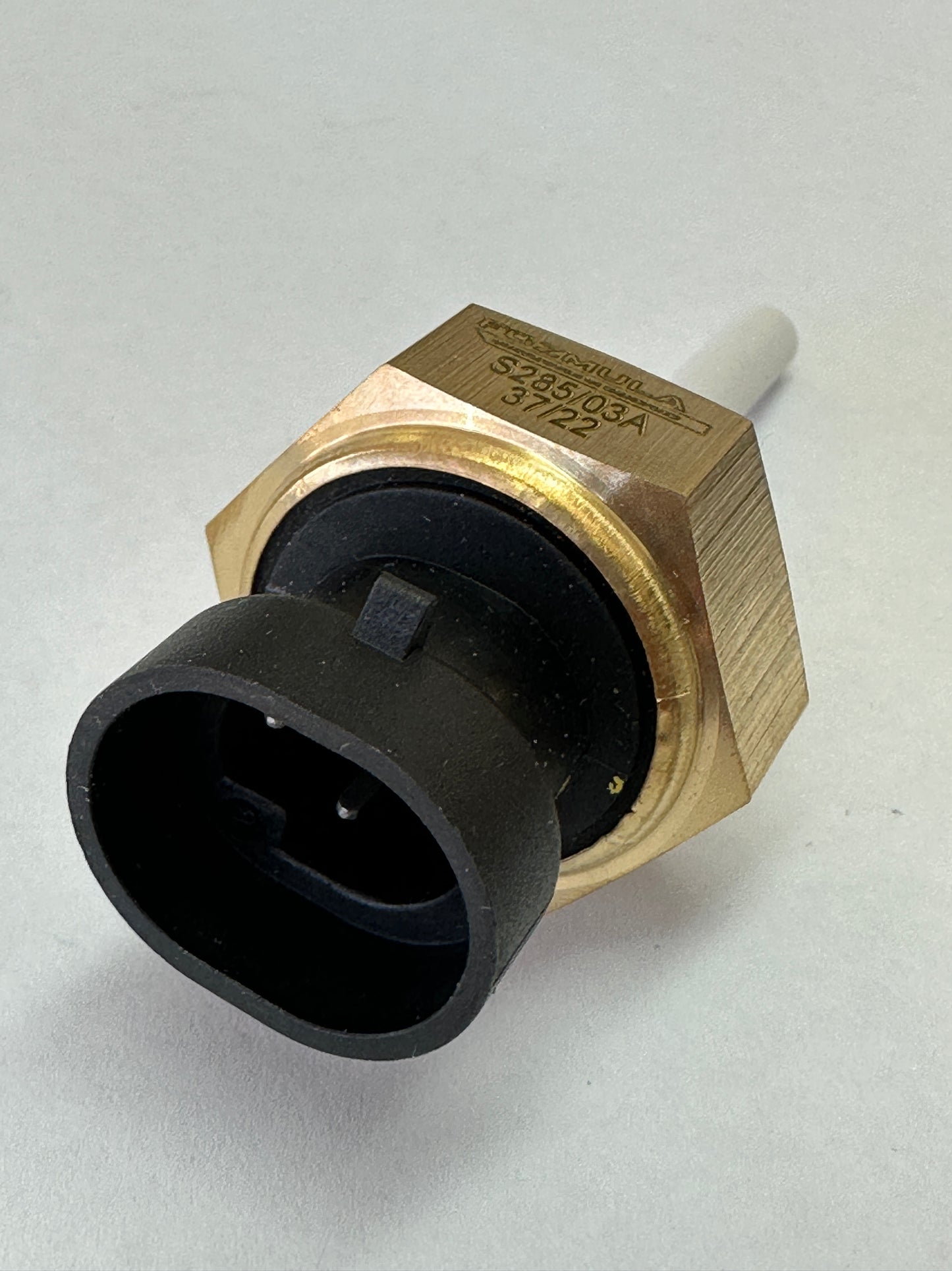 Water level switch capacitive closed 1/4"NPT [FOZ] [S85-03]