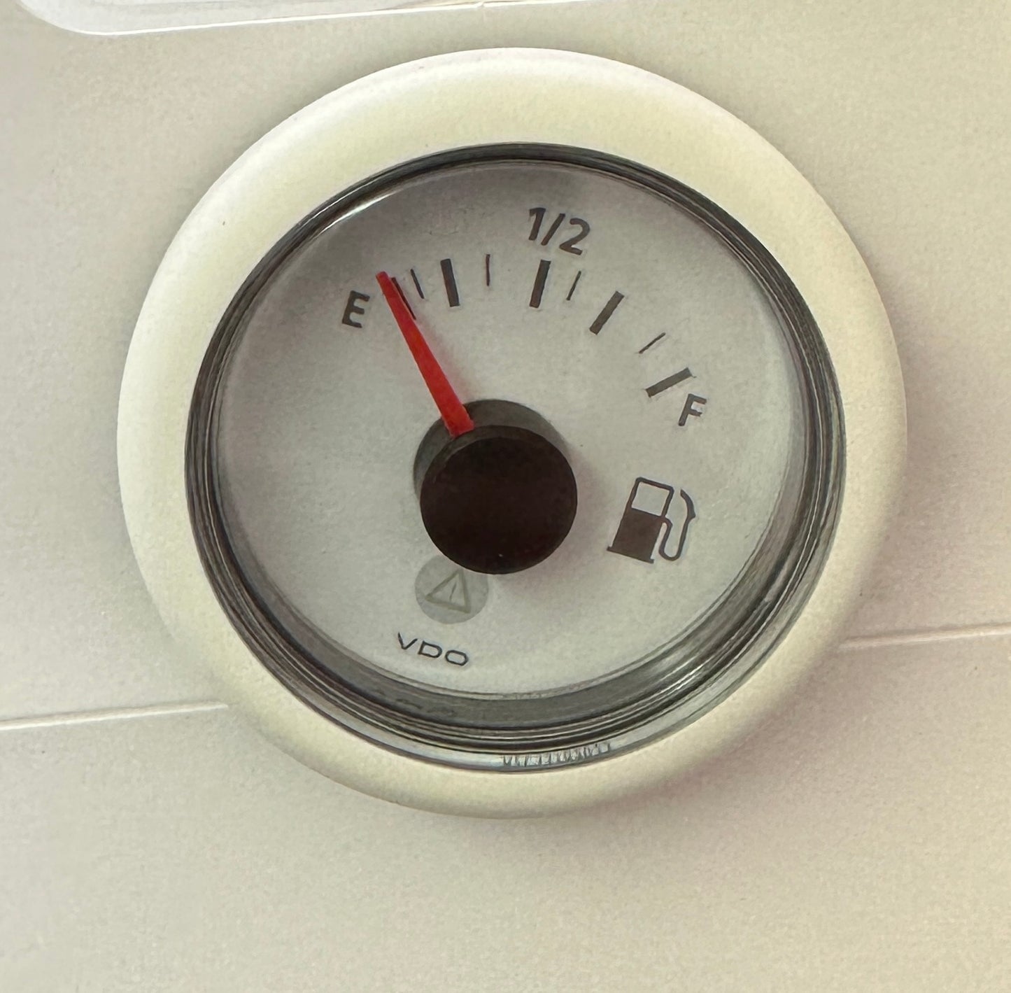 View line White Fuel Level 240/33 Gauge 12/24V  [VDO] [A2C59514190]