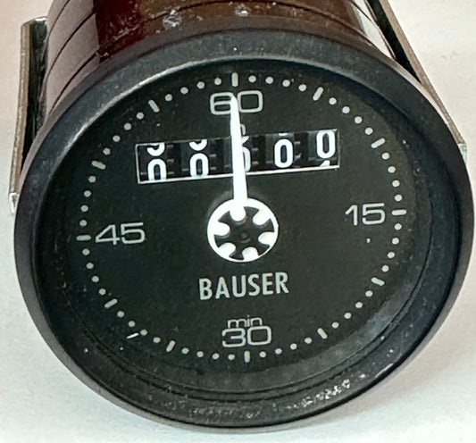 Hourmeter quartz, 10-80vdc,52 mm minute hand plus 5 digit display  [BAUSER] [572]